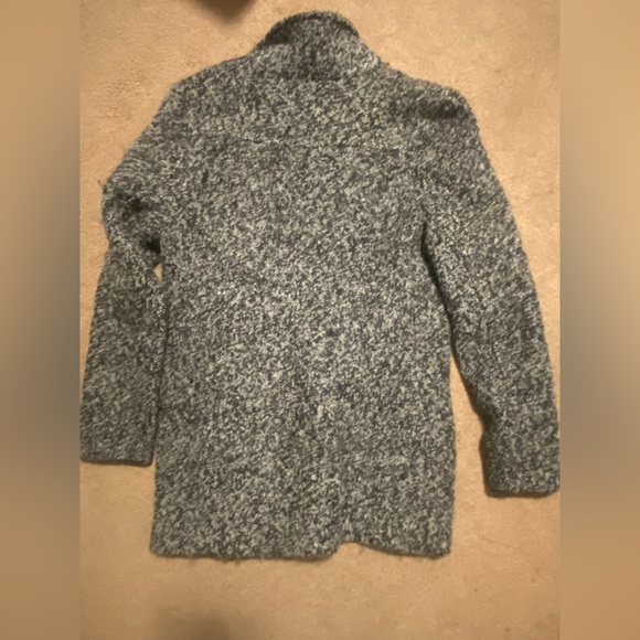 EUC Size 6 H&M Black and White Bouclé Jacket - Picture 3 of 5